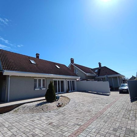 Nikolux Apartman Hajdúszoboszló Exterior foto