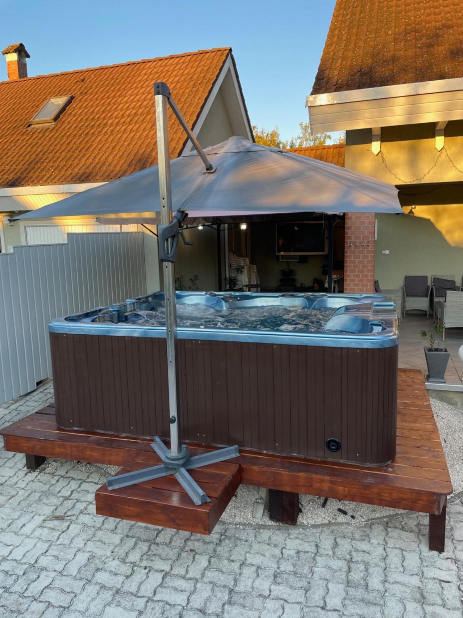 Nikolux Apartman Hajdúszoboszló Exterior foto
