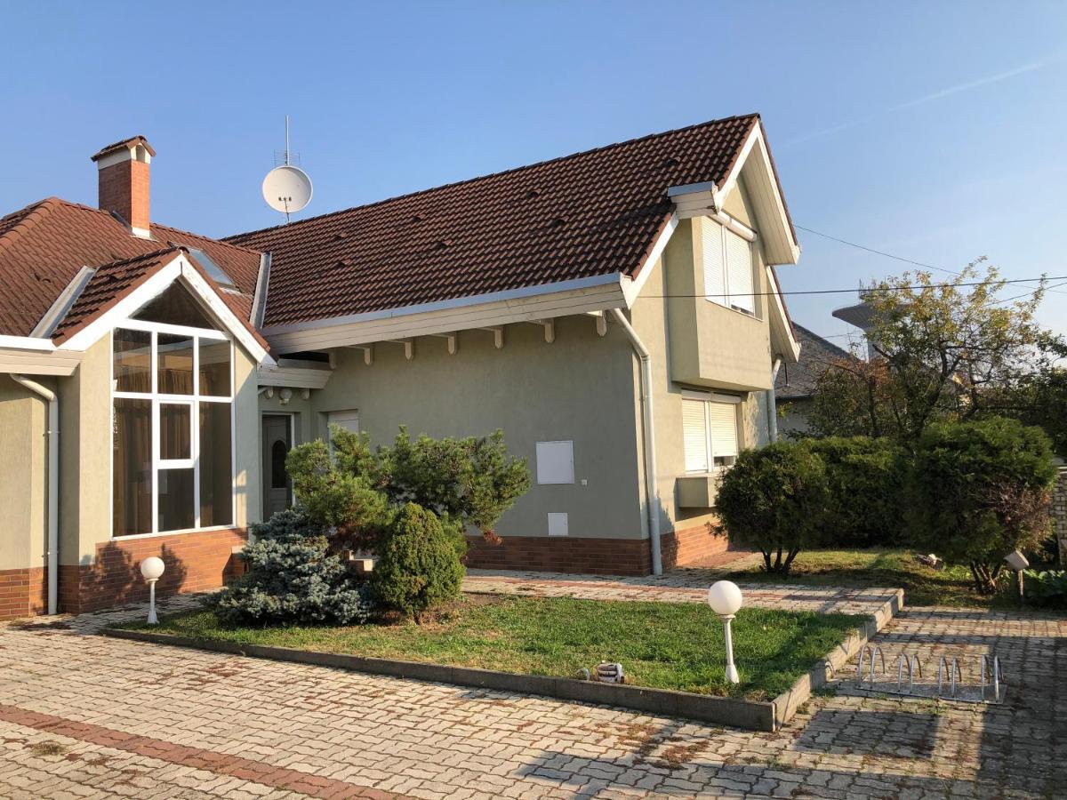 Nikolux Apartman Hajdúszoboszló Exterior foto